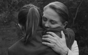 Cherry_Jones_in_THE_PARTY_by_Sally_Potter-2000-2000-1125-1125-crop-fillCherry_Jones_in_THE_PARTY_by_Sally_Potter-2000-2000-1125-1125-crop-fill