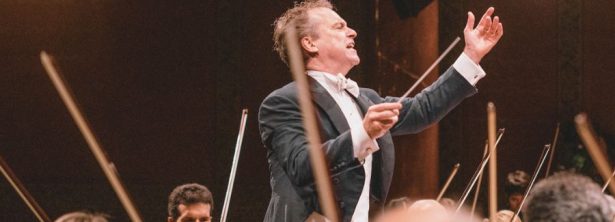 Jonathan Nott en una imatge de @ Niels-Ackermann (L'Auditori).