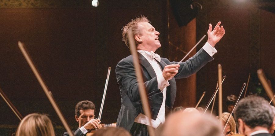 Jonathan Nott en una imatge de @ Niels-Ackermann (L'Auditori).