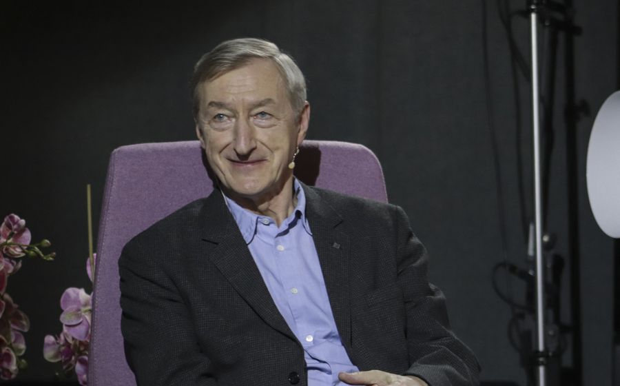 Julian Barnes